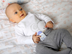 Monitor oddechu SNUZA HERO MD (wyrób medyczny) +  profesjonalny usypiacz  dla niemowląt