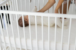 Łóżeczko dla niemowląt Natulino DreamNest 120 x60 z materacem PURE AIR Plain (piankowy)     