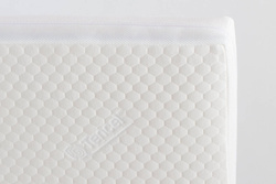 Łóżeczko dla niemowląt Natulino 120 x 60 z materacem DREAM Coco + SNUZA® HERO MD (Wyrób medyczny)